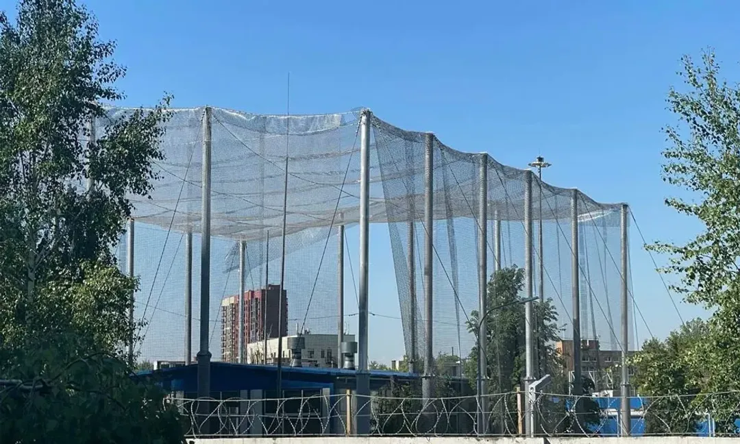 Защитные конструкции строительными лесами