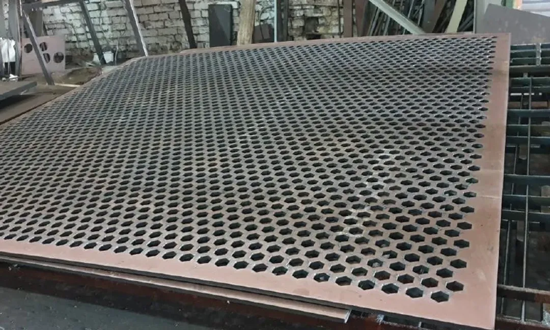 Перфорированные плиты (плиты хардокс)