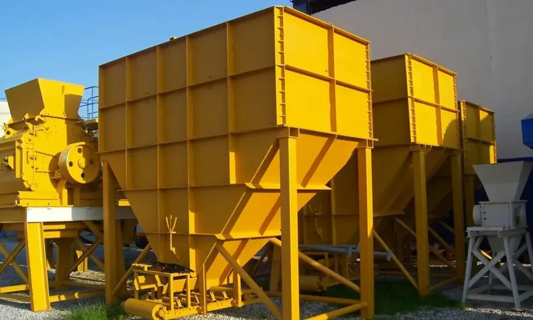 Бункеры для зерна и кормов