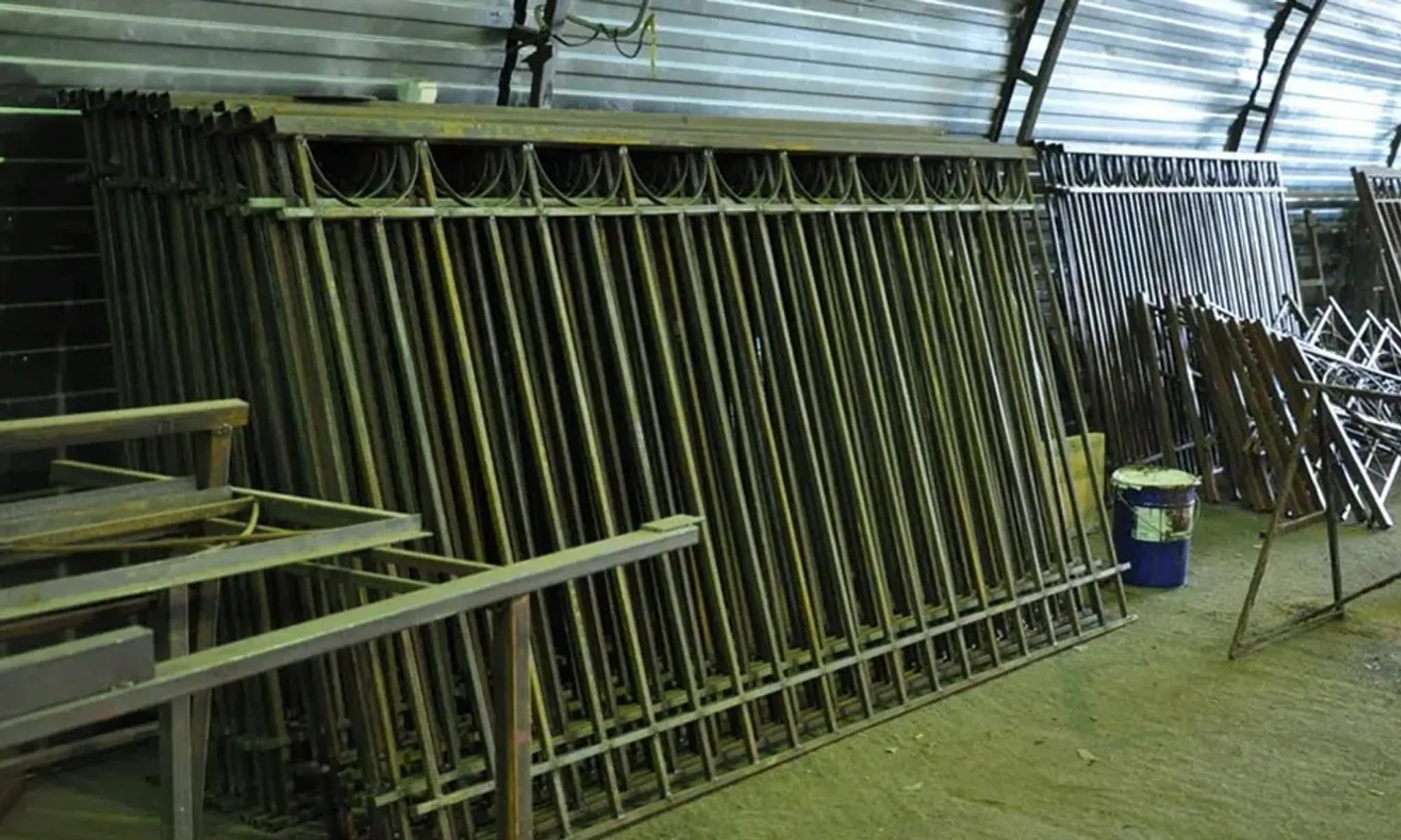 Секции ограждения