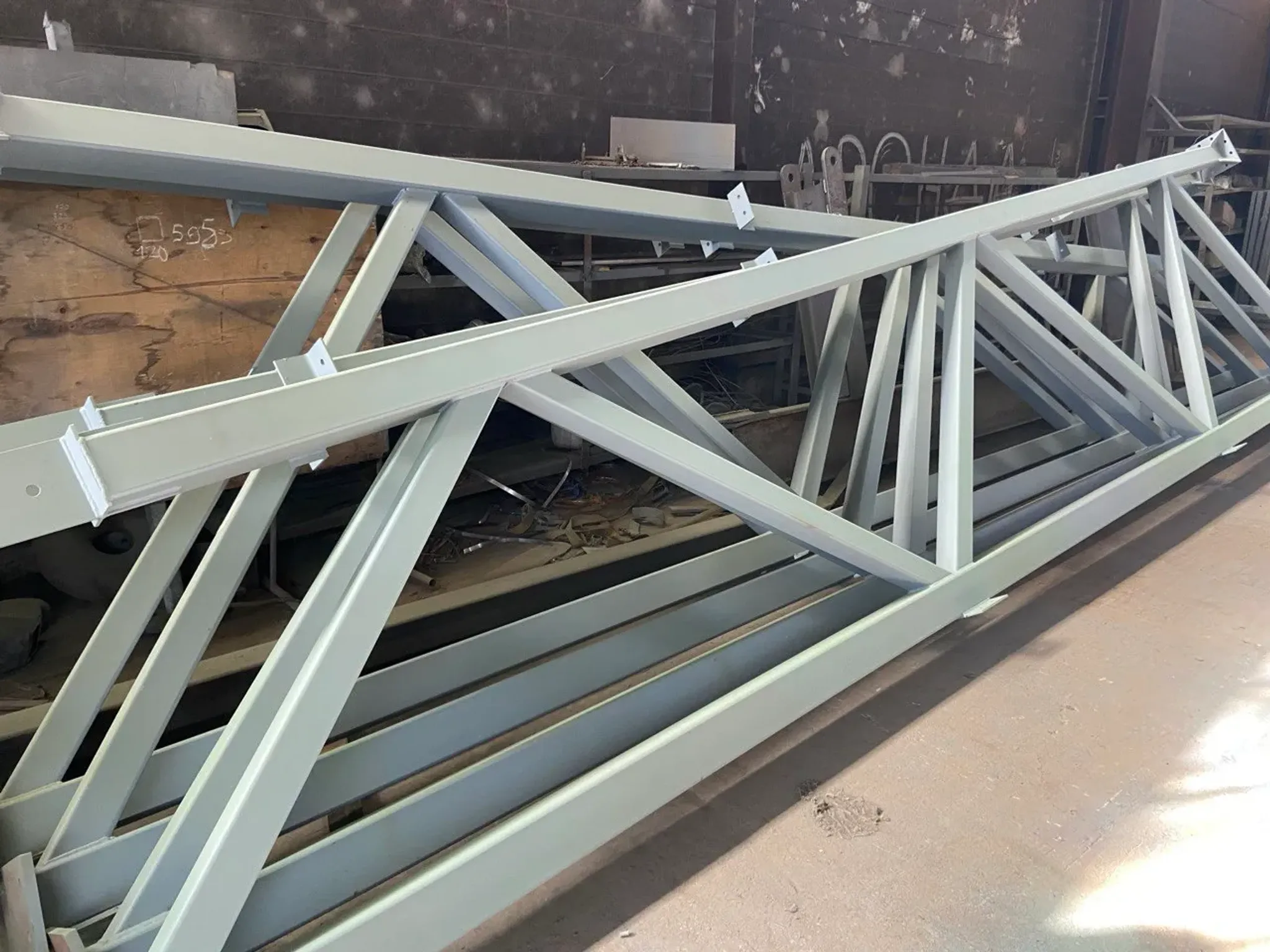 Элементы металлической рамы