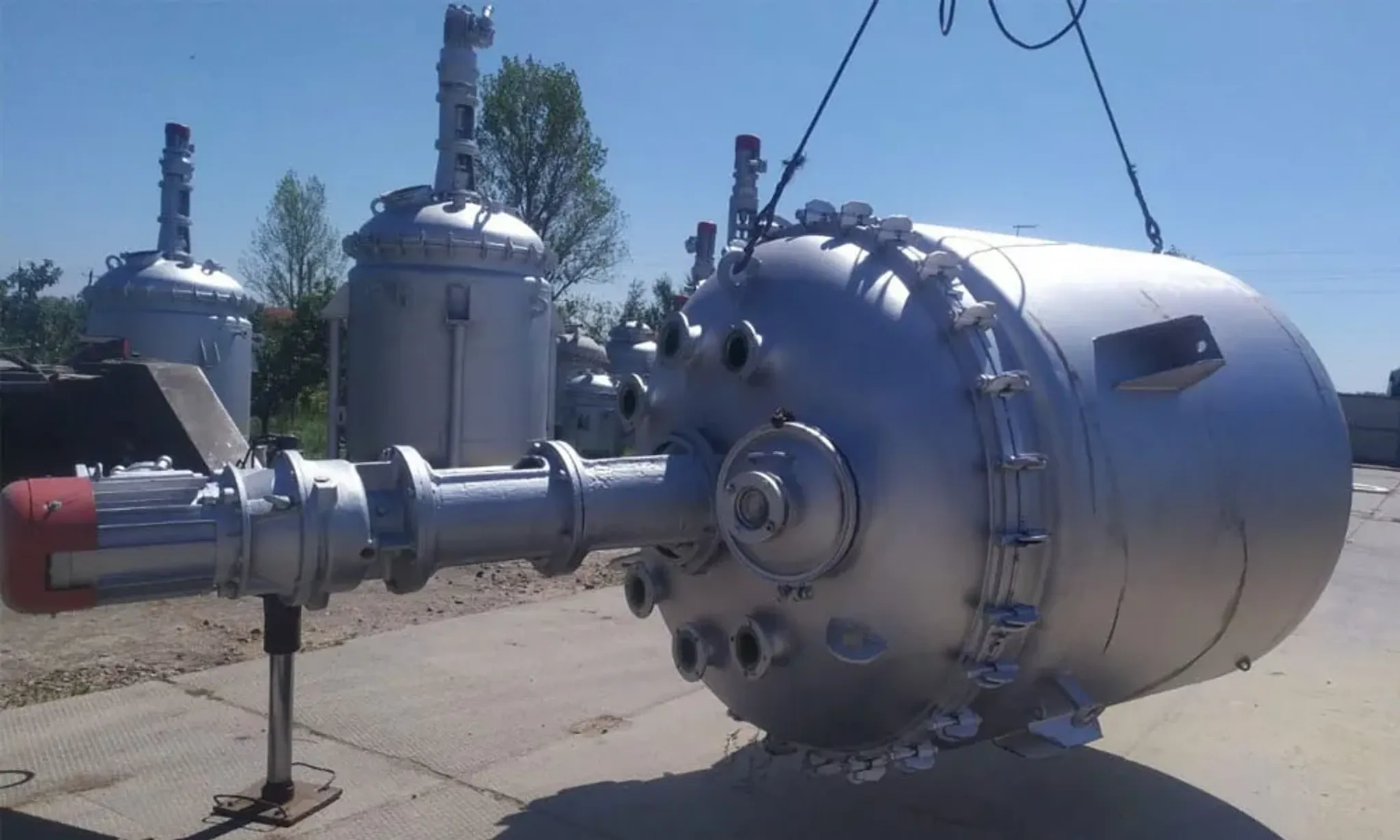 Реактор с перемешивающим устройством