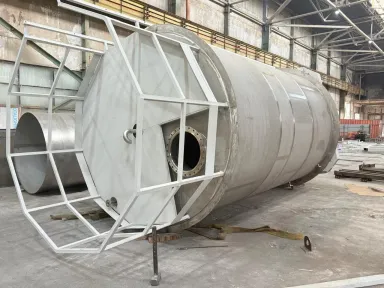 Емкости для хранения щелочи со змеевиком