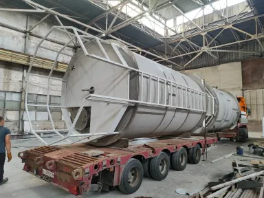 Емкости для хранения щелочи со змеевиком