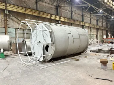 Емкости для хранения щелочи со змеевиком