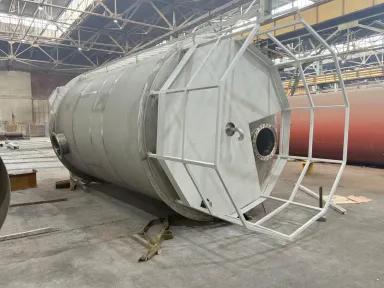 Емкости для хранения щелочи со змеевиком